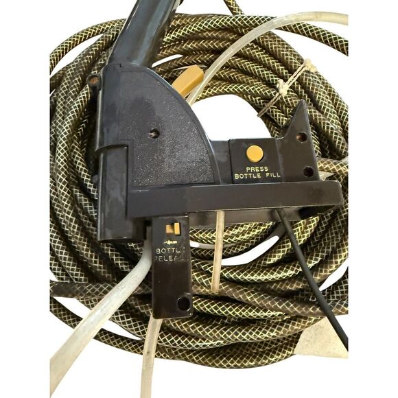 Rainbow SE Vacuum D4 DC4 AquaMate Carpet Shampooer Aquamate Trigger Hose &Tank‎ - Picture 1 of 4